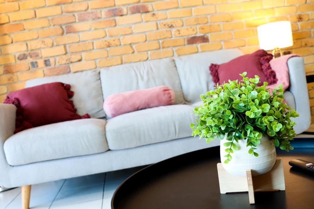 تويد هيدز Kennedy Drive Airport Motel المظهر الخارجي الصورة