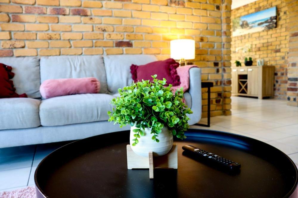 تويد هيدز Kennedy Drive Airport Motel المظهر الخارجي الصورة