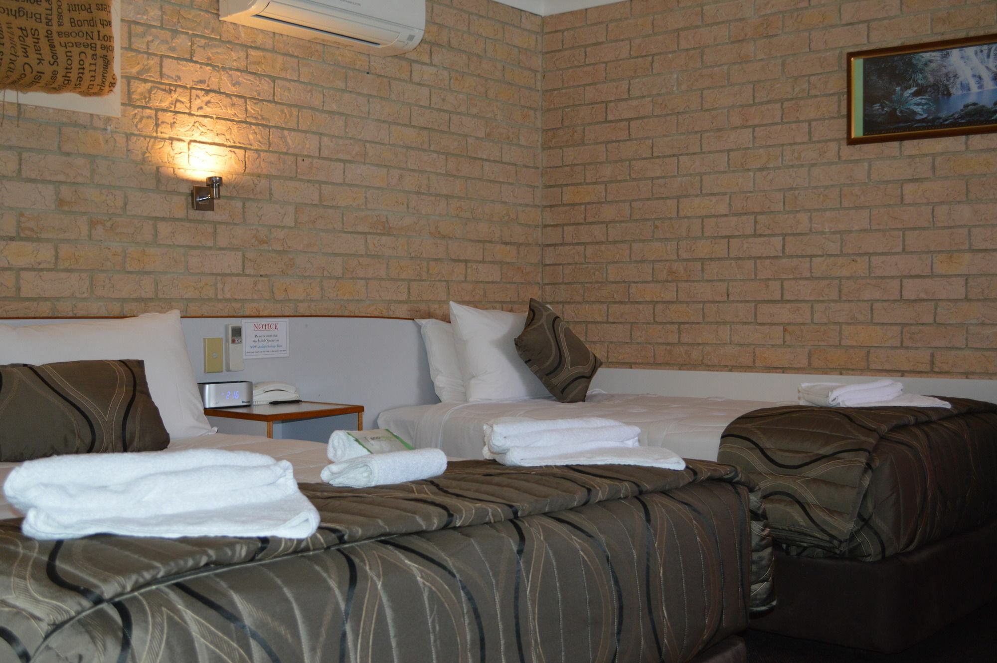 تويد هيدز Kennedy Drive Airport Motel المظهر الخارجي الصورة